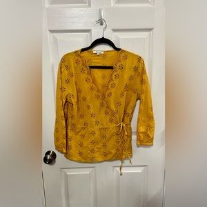 Madewell. Scalloped wrap top. 100% cotton. Size medium. Like new.